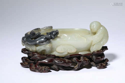 A Black and White Jade Chi Dragon Washer