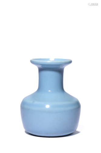 A Porcelain Blue-Glazed Vase