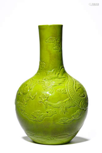 A Porcelain Lime-Glazed Vase