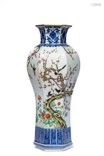 A Porcelain Blue and White Magpie Vase