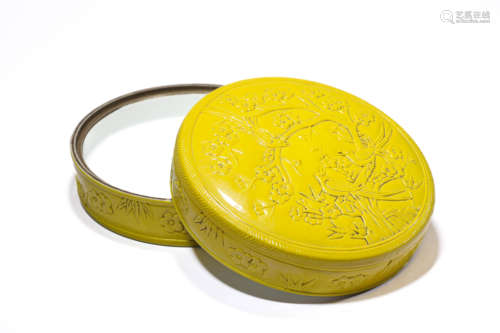 A Porcelain Yellow-Glazed Box and Cover