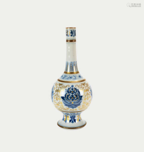 Qing - A Glit Blue And White Straight Neck Vase