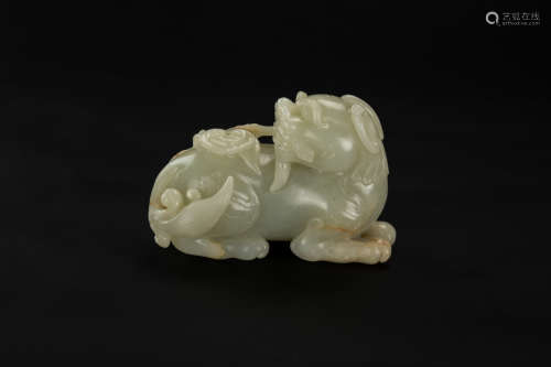 Qing - A White Jade Beast With Lingzhi