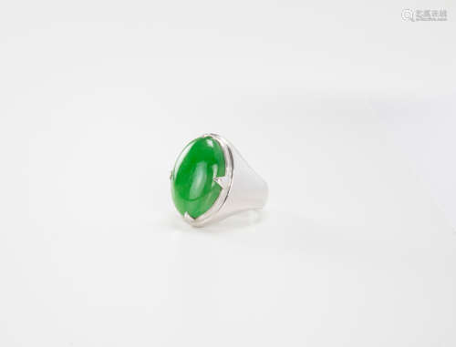 A 18k White Gold Mounted Green Jadeite Ring