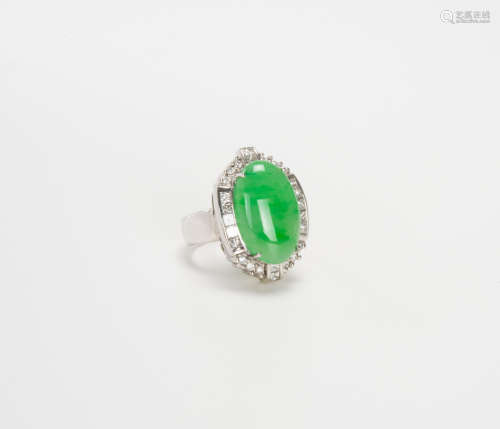 18K White Gold And Diamonds Mounted Green Jadeite Ring