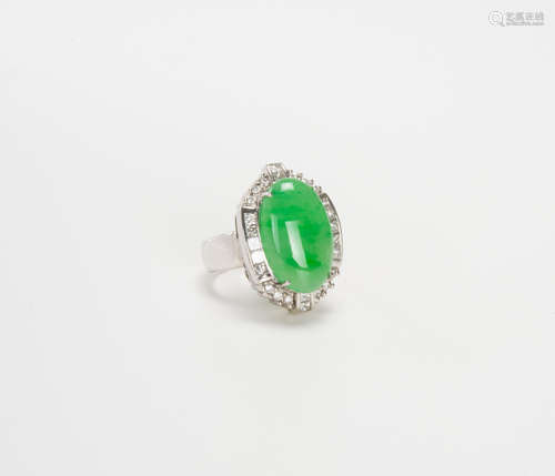 18K White Gold And Diamonds Mounted Green Jadeite Ring