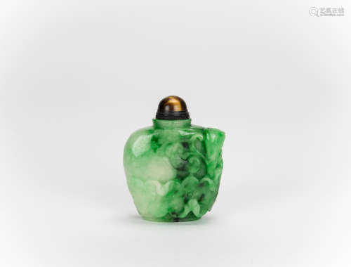 A Jadeite Carved ‘Flowers’ Snuff Bottle