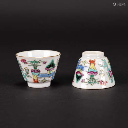 A PAIR OF FAMILLE ROSE CUPS