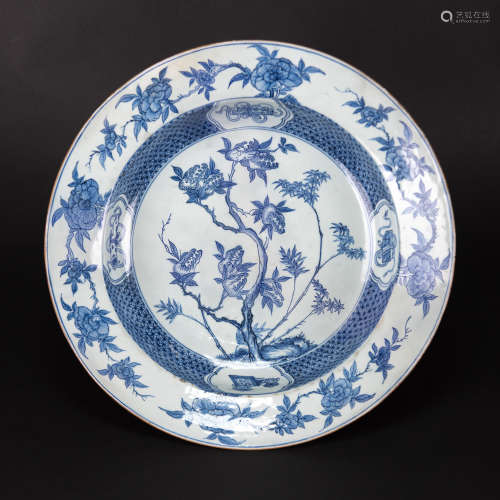 A CHINESE BLUE AND WHITE DISH, QING DYNASTY