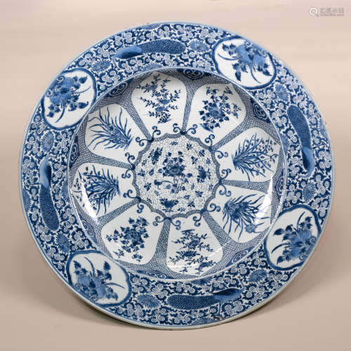 A LARGE BLUE AND WHITE FLORA DISH, QING DYNASTY