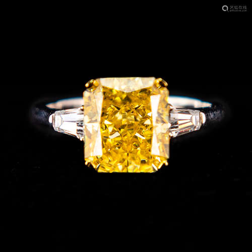 A FASHION JEWERY YELLOW DIAMOND STYLE RING