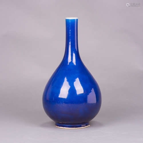 A ROYAL BLUE-GLAZED BOTTLE VASE, 18TH CENTURY