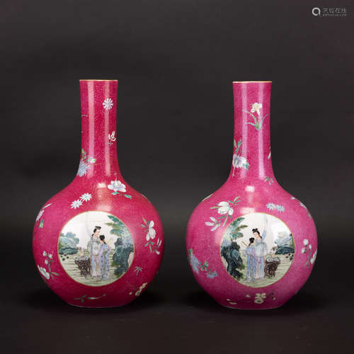 A PAIR OF SGRAFFIATO FAMILLE ROSE BOTTLE VASES, QIANLONG MAR...