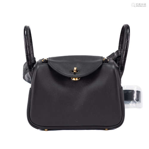 A HERMES MINI LINDY 20 TOUCH IN BLACK SWIFT MATTE ALLIGATOR ...
