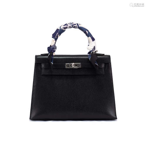 HERMES KELLY 25 IN BLACK CHEVRE LEATHER WITH PLATINUM HARDWA...
