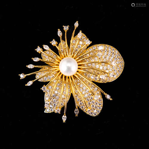 A FASHION JEWERY DIAMOND STYLE PEARL BROOCH