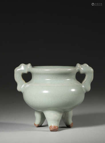 A Longquan kiln porcelain three-legged censer,Song Dynasty,C...