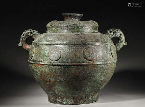 A panchi patterned bronze pot,Han Dynasty,China