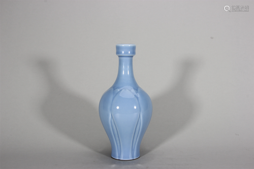 A lotus petal patterned blue glaze porcelain flower holder,Q...