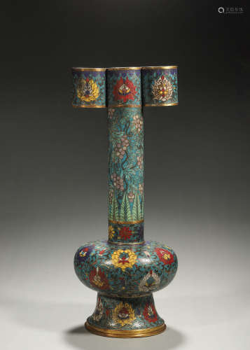 An interlocking flower patterned double-eared cloisonne vase...