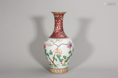 A famille rose flower porcelain olive shaped vase,Qing Dynas...