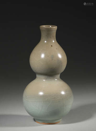 A Longquan kiln porcelain gourd shaped vase,Song Dynasty,Chi...