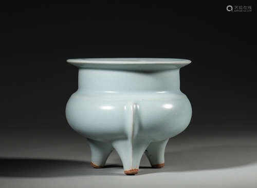 A Longquan kiln porcelain censer,Song Dynasty,China