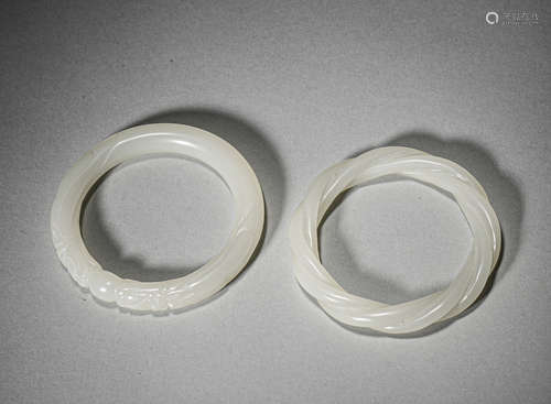 A pair of jade bracelets,Qing Dynasty,China