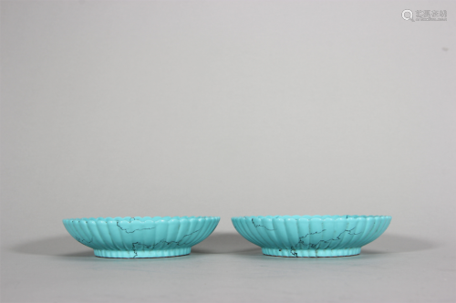 A pair of turquoise glaze porcelain daisy petal plates,Qing ...