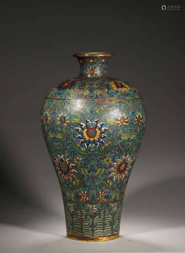 An interlocking lotus patterned cloisonne meiping,Qing Dynas...