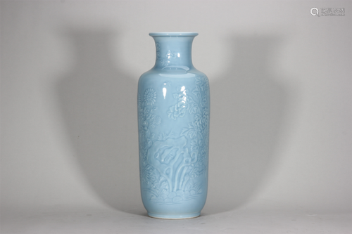 A flower carved blue glaze porcelain vase,Qing Dynasty,China