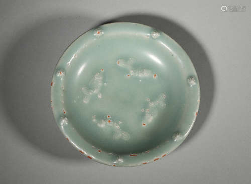 A fish patterned Longquan kiln porcelain plate,Song Dynasty,...