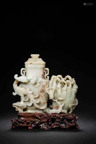 A phoenix bird patterned jade buddha hand vase,Ming Dynasty,...