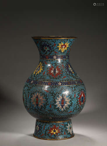 A flower patterned cloisonne zun,Qing Dynasty,China