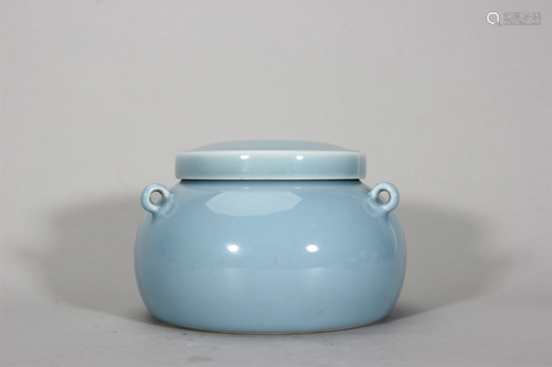 A blue glaze porcelain jar,Qing Dynasty,China