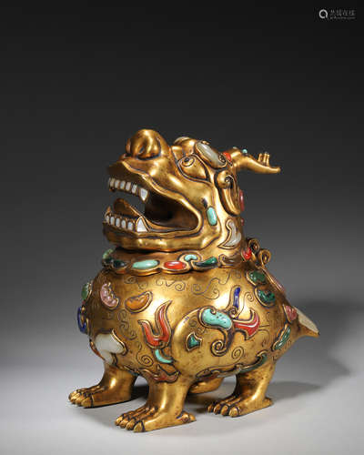 A gilding copper gem-inlaid luduan shaped incense burner,Qin...