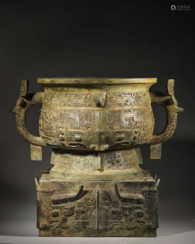 A taotie patterned double-eared bronze pot,Han Dynasty,China