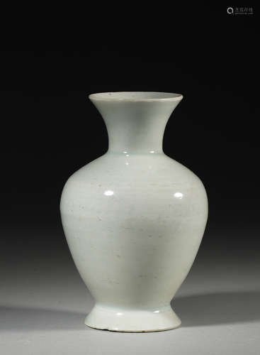 A Hutian kiln porcelain vase,Song Dynasty,China