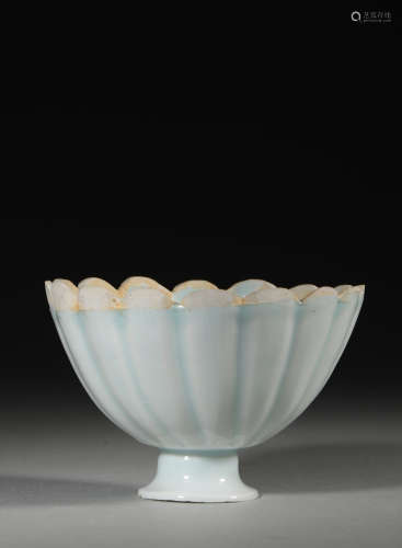 A Hutian kiln porcelain flower shaped cup,Song Dynasty,China