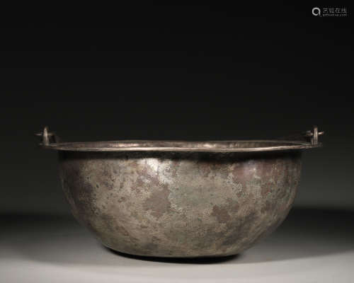 A flower patterned silver basin,Song Dynasty,China