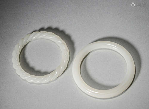 A pair of jade bracelets,Qing Dynasty,China