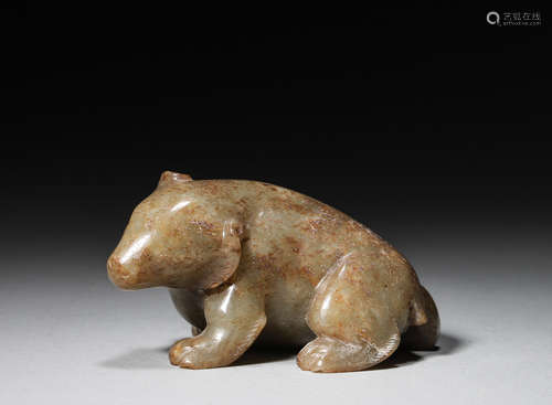 A jade bear ornament,Han Dynasty,China