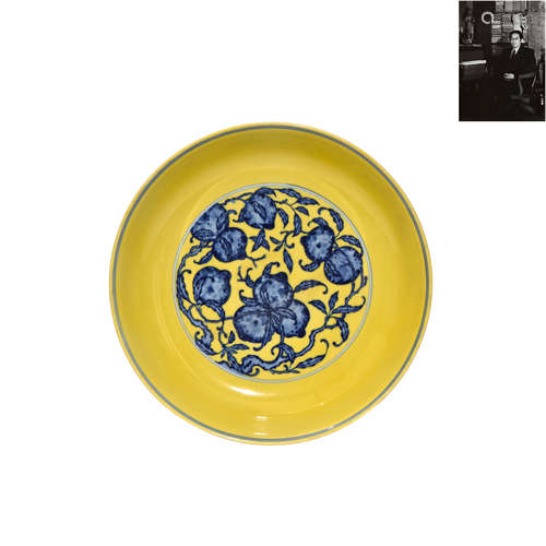 A Yellow-Ground Blue And White Flower Dish