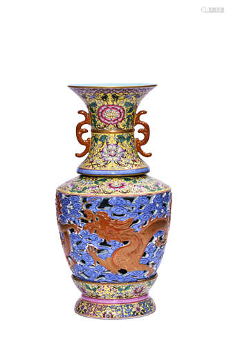 A Gilt-Decorated Famille Rose reticulated Revolving Vase