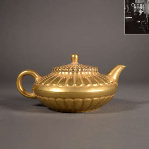 A Gold-Enameled Chrysanthemum Teapot