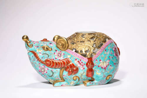 A Gilt-Decorated Famille Rose Mouse-Shaped Group