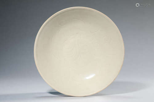 A Porcelain Ding-Type Dish