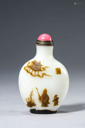 A Russet-Overlay White Glass Figure Snuff Bottle