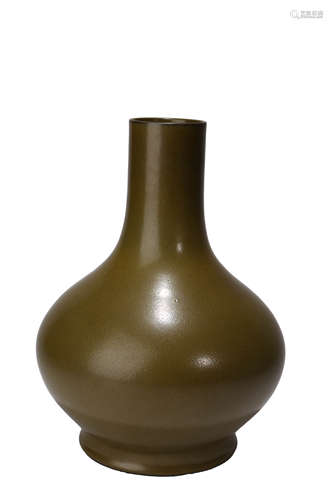 A Tea-Dust-Glazed Vase