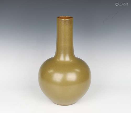 Tea Color Glazed Porcelain Tianqiu Ball Vase